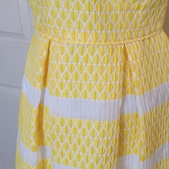 ADRIANNA PAPELL Butter Yellow & White Sleeveless Dress Size 2 - Picture 3 of 11